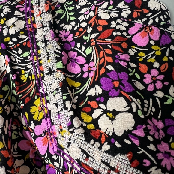 Democracy/ Wit & Wisdom Purple Floral Flutter short sleeve Top - Picture 5 of 12